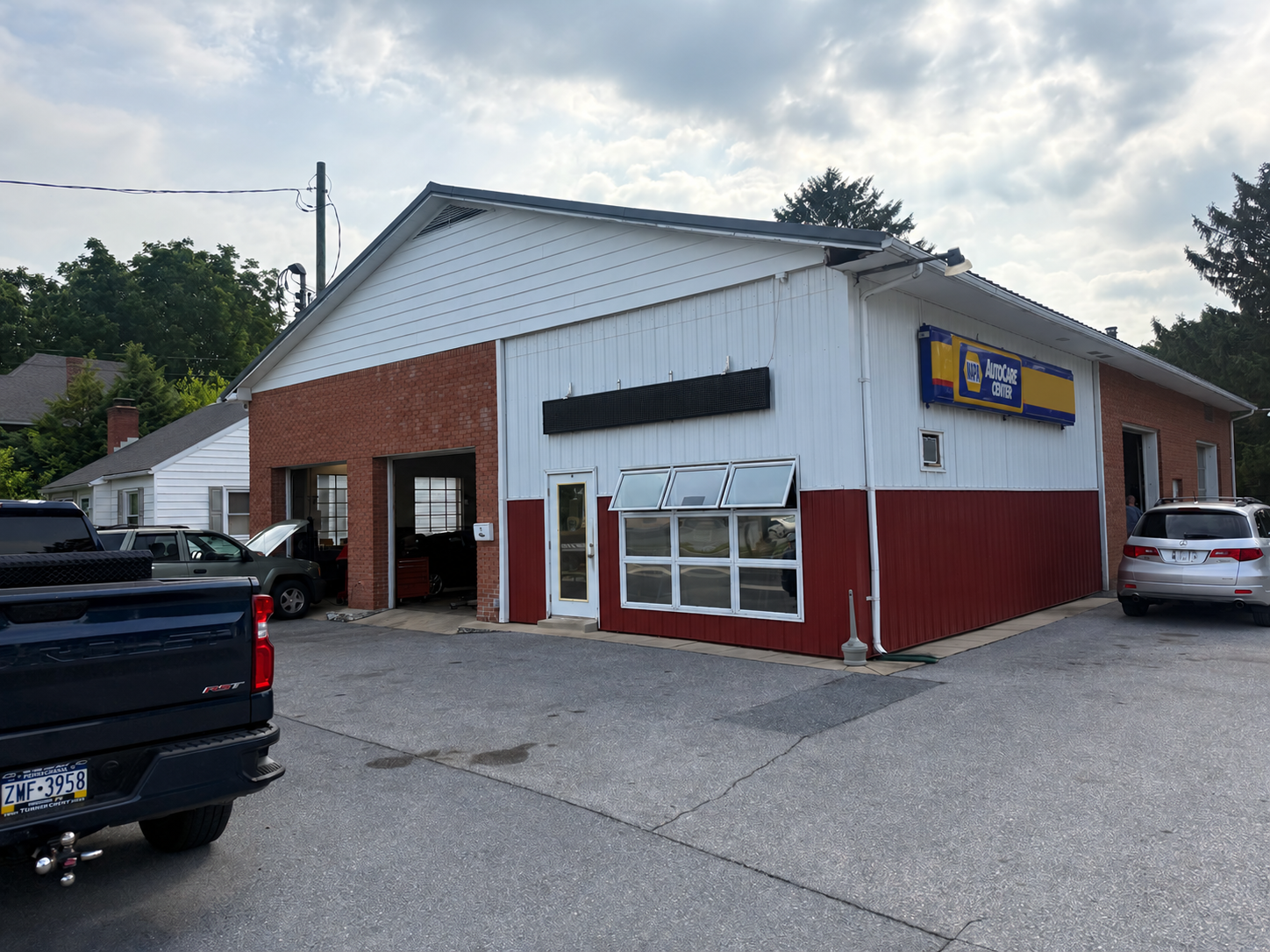 Harbaugh’s Automotive shop exterior in Waynesboro